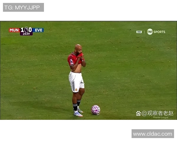 足球明星情绪失控瞬间曝光引发球迷热议和反思